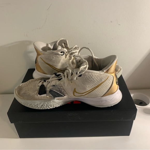 Kyrie 7 White/Metallic Gold-Black Men’s 10 - Picture 6 of 10